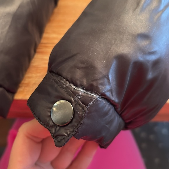 Black puffer coat - Picture 7 of 8